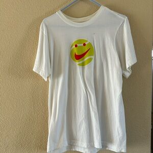 NIKE TENNIS TSHIRT